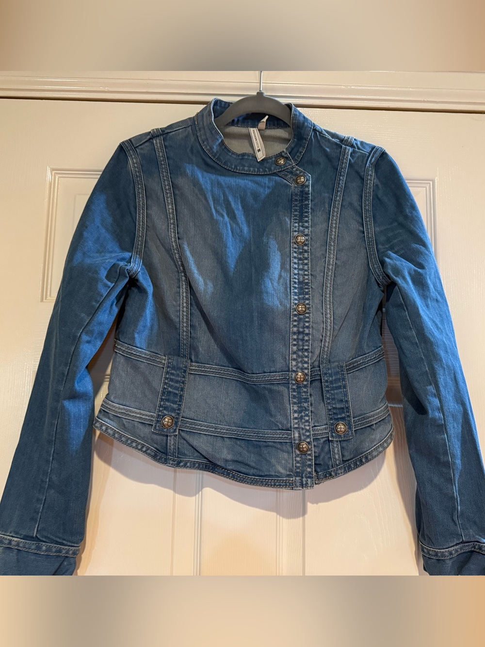 BCBGMaxAzria L Denim Military Moto Jacket Stretch Button Detail